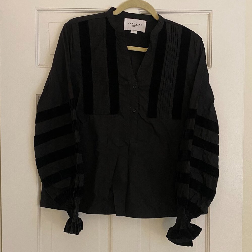 The Shirt : Black Puffy Sleeve Shirt